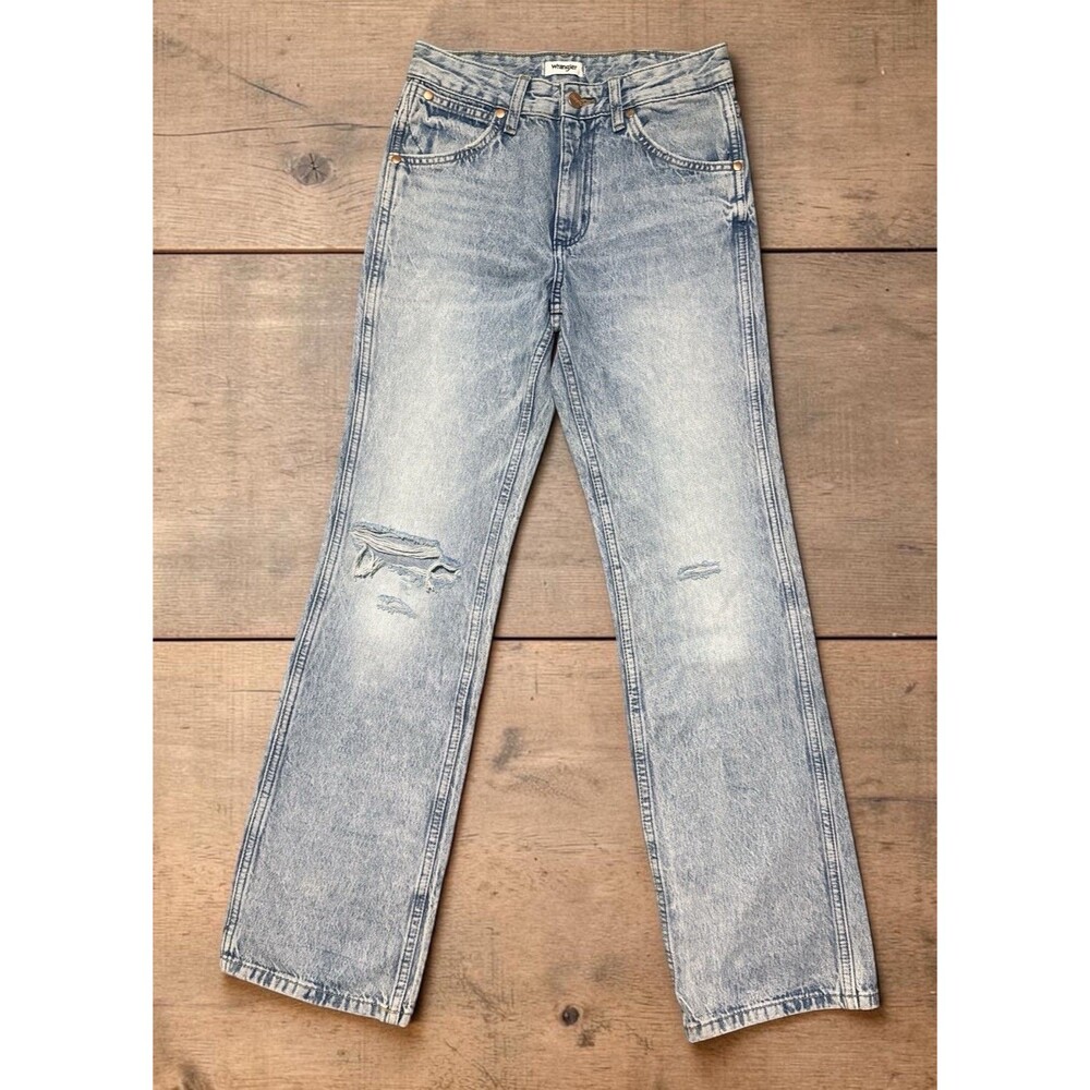 Wrangler Jeans Womens 24x31 Bootcut High Rise Distressed Light Wash Western NEW